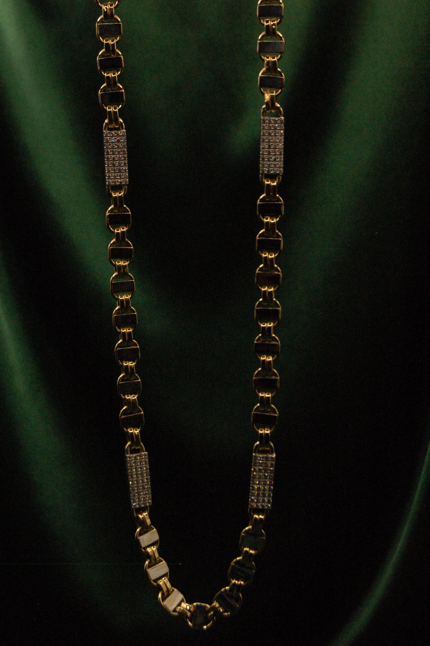 GOLD KINGSLEY NECKLACE