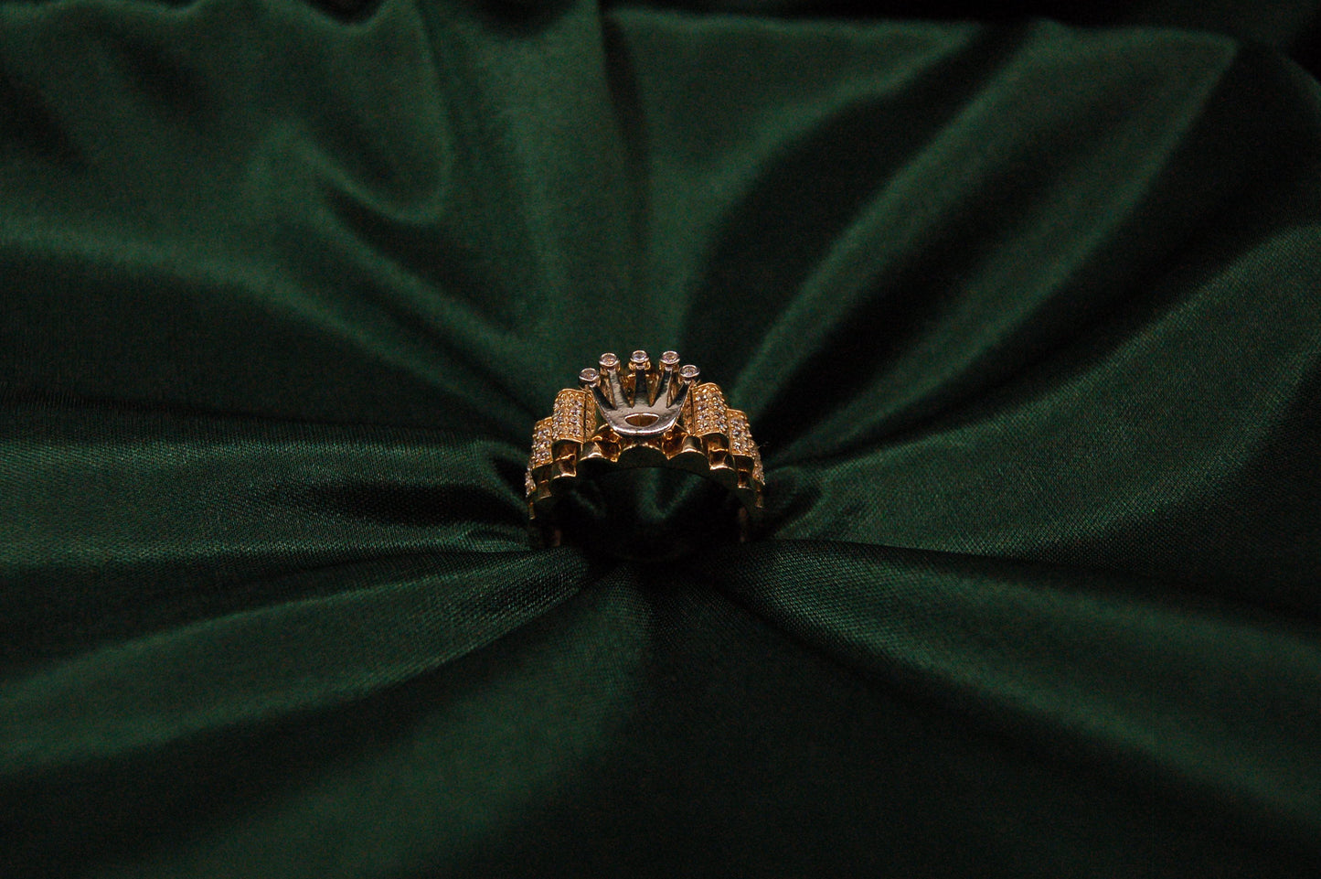 GOLD CROWN MEN'S RING