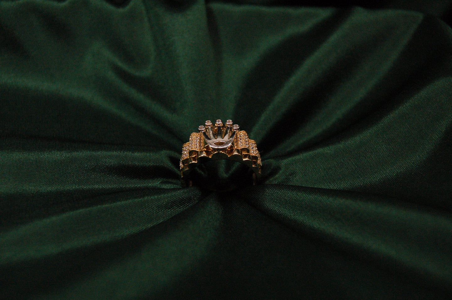 GOLD CROWN MEN'S RING