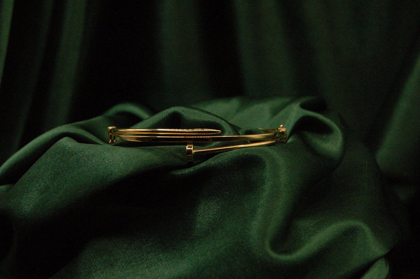 GOUDEN SPIJKER X BANGLE ARMBAND