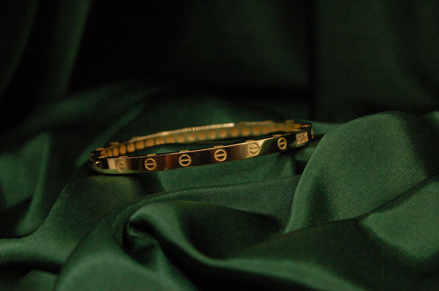 GOUDEN LOVE BANGLE ARMBAND