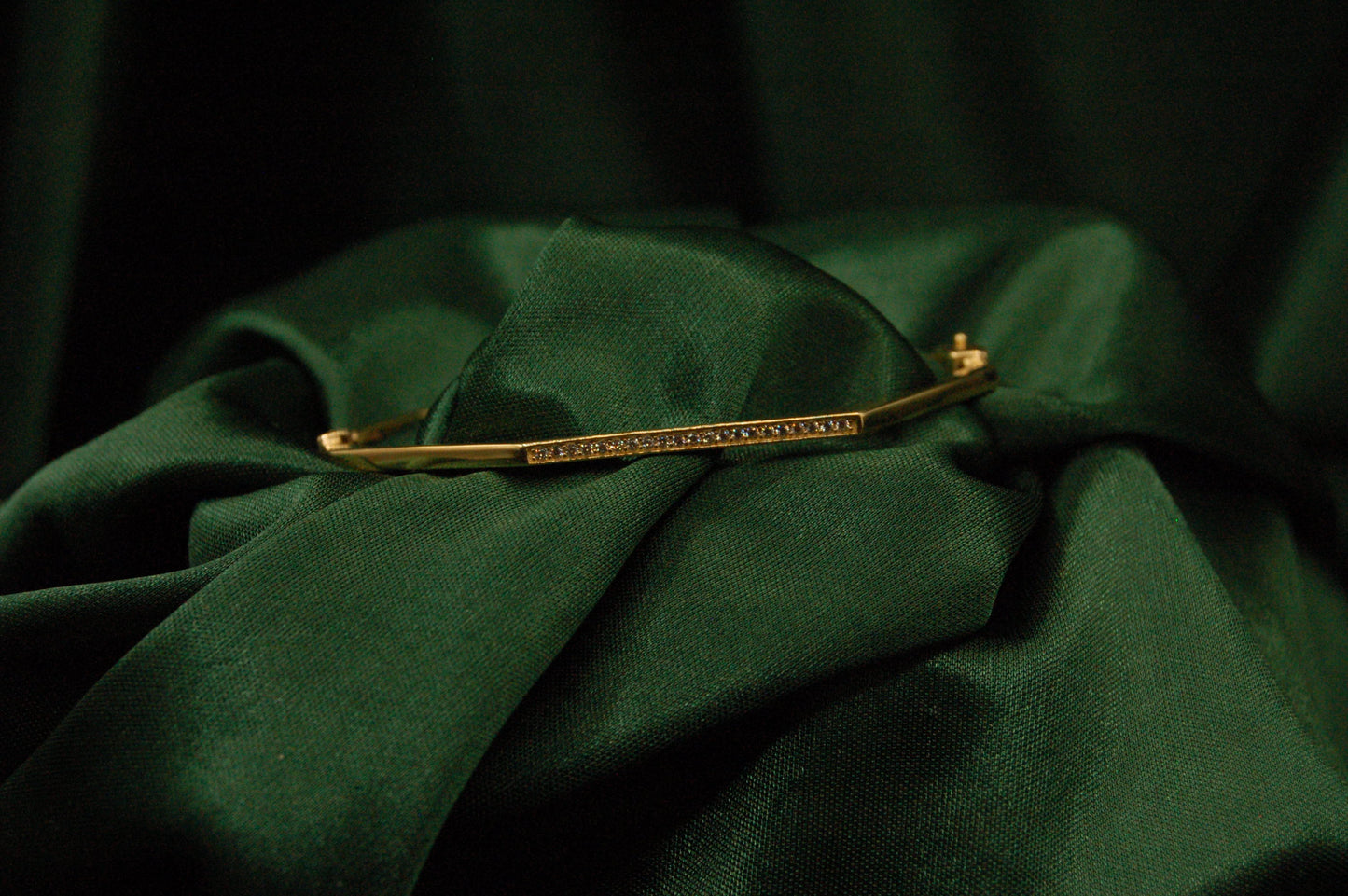 GOUDEN HOEKIG BANGLE ARMBAND