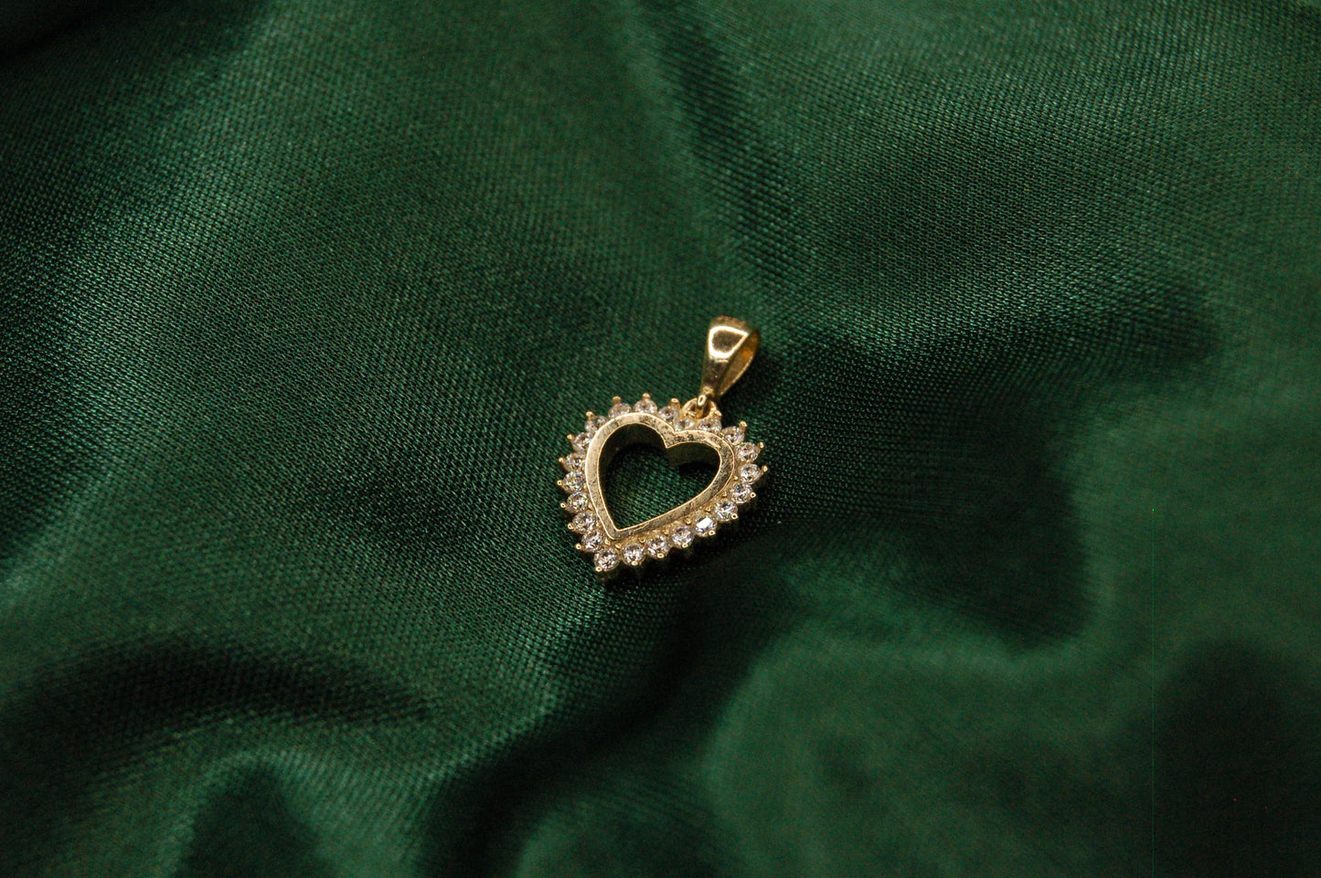 Gold heart small pendant