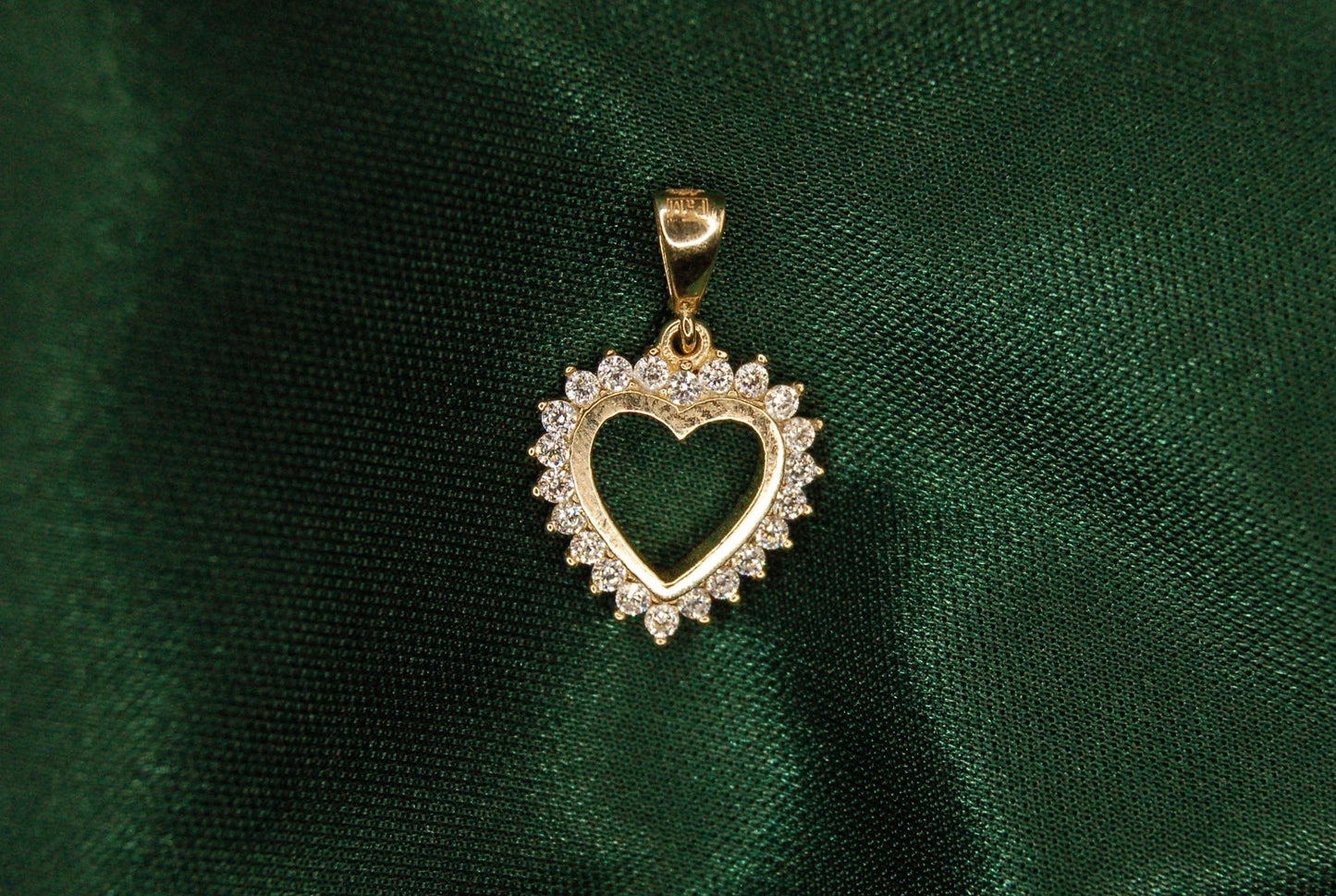 Gold heart small pendant