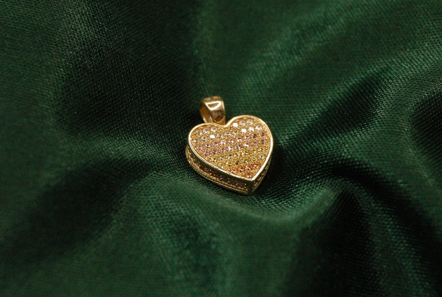 Gold heart small pendant