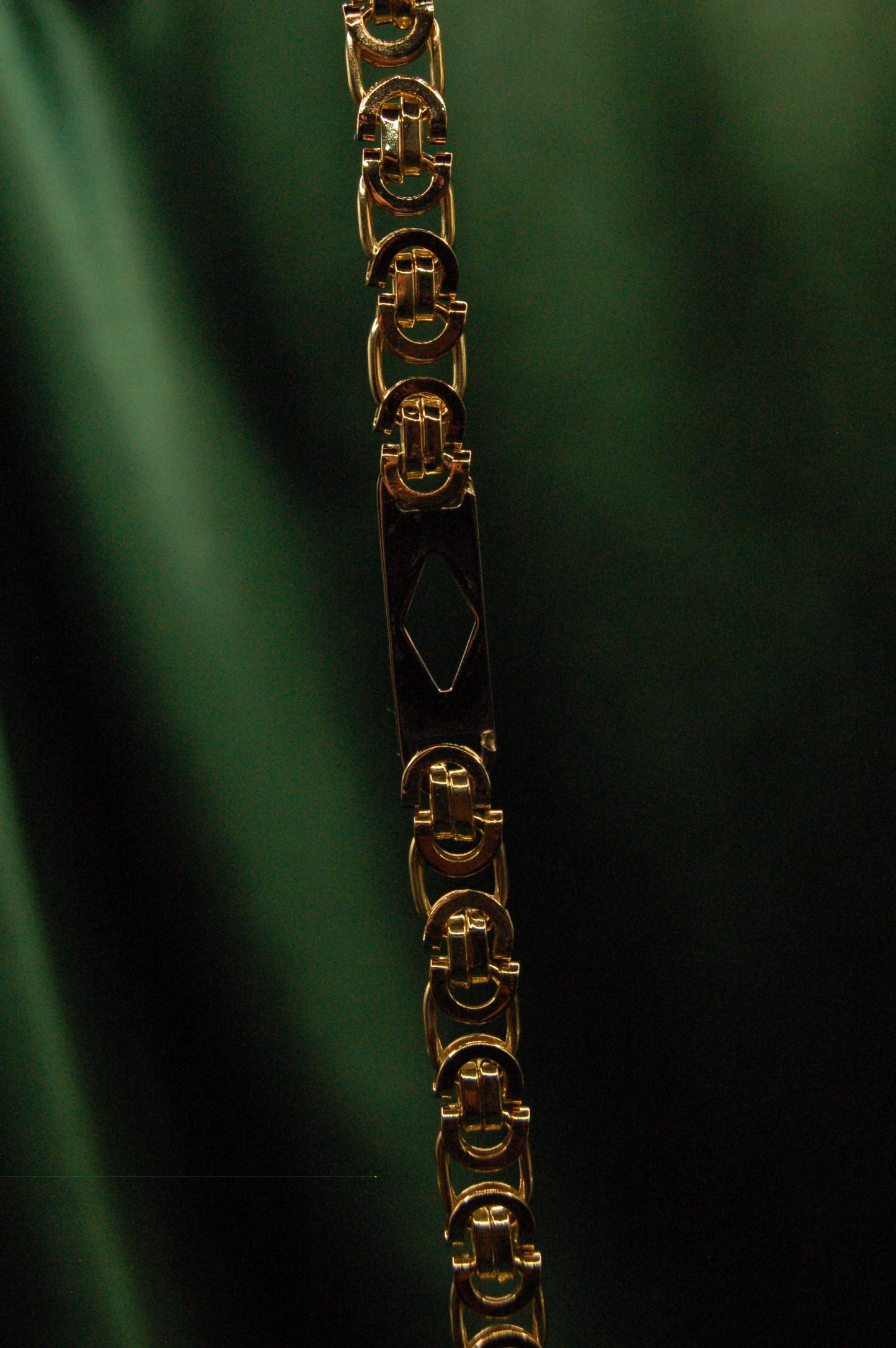 Gold flat king chain