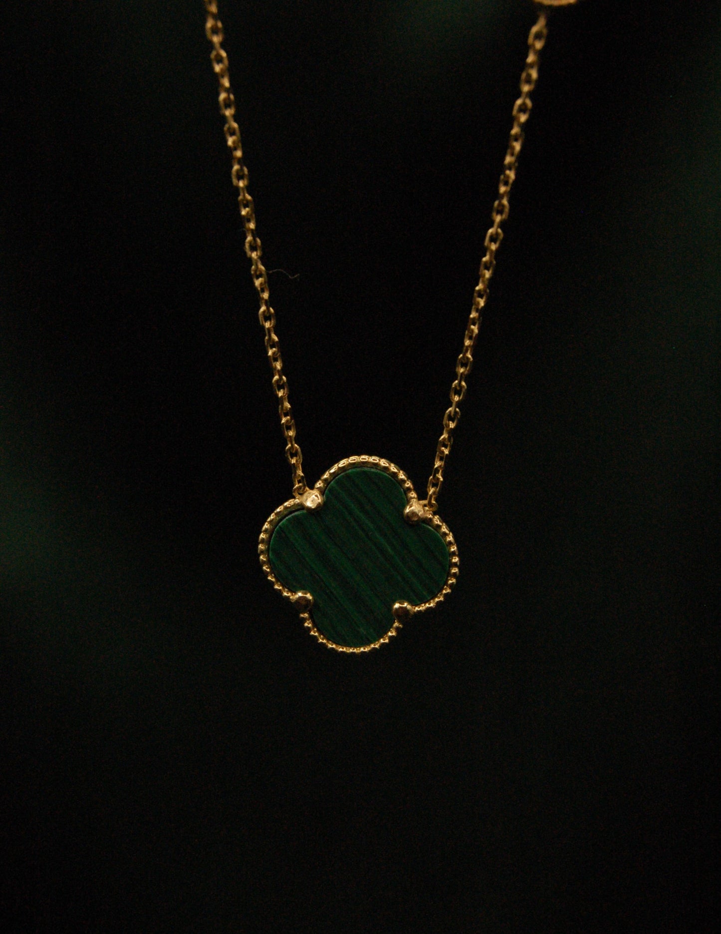 GOUDEN GROENE KLAVER KETTING